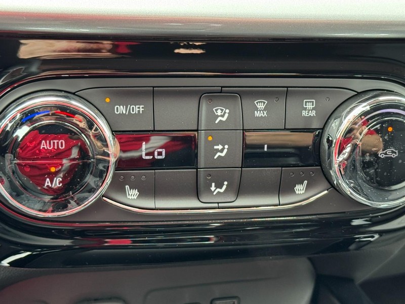 Chevrolet Trax Vehicle Image 12