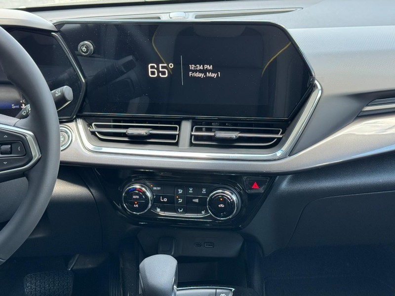 Chevrolet Trax Vehicle Image 08