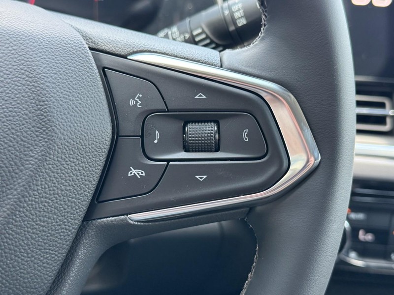 Chevrolet Trax Vehicle Image 11