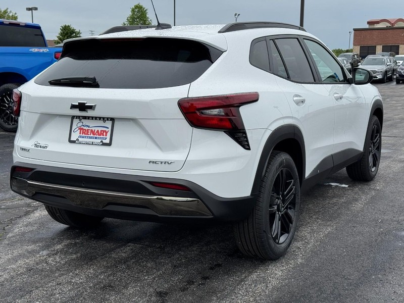 Chevrolet Trax Vehicle Image 03