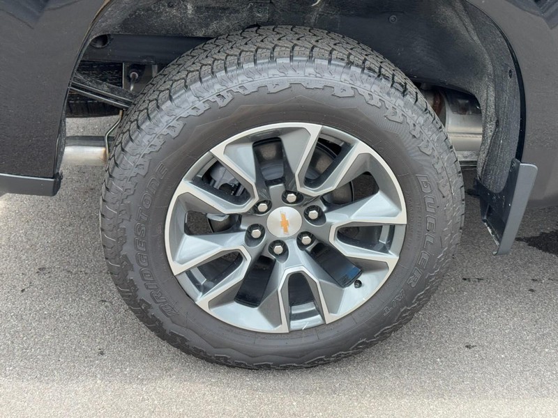 Chevrolet Silverado 1500 Vehicle Image 04