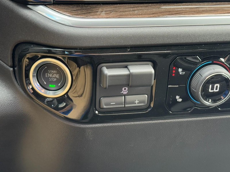 Chevrolet Silverado 1500 Vehicle Image 12