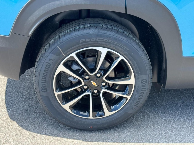 Chevrolet TrailBlazer Vehicle Image 04