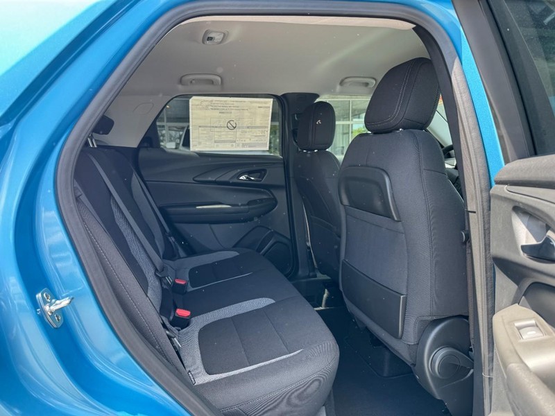 Chevrolet TrailBlazer Vehicle Image 05