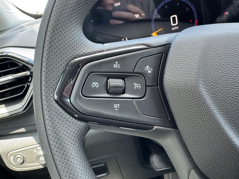 Chevrolet TrailBlazer Vehicle Image 10