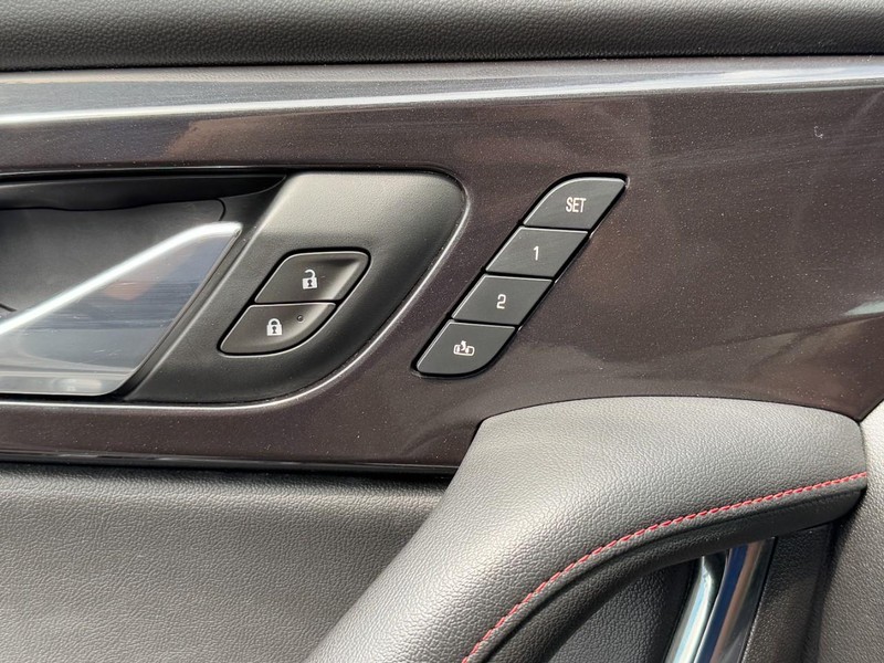 Chevrolet Blazer Vehicle Full-screen Gallery Image 17