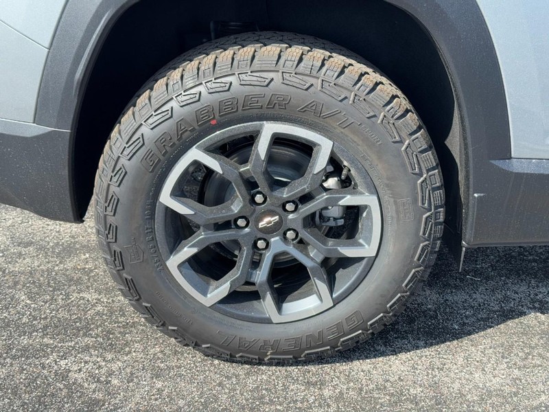 Chevrolet Equinox Vehicle Image 04