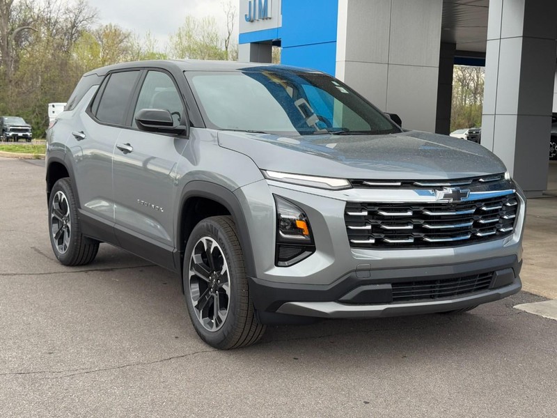 Chevrolet Equinox Vehicle Image 02