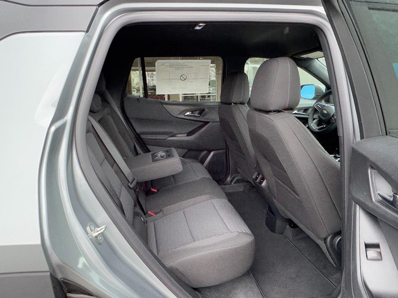 Chevrolet Equinox Vehicle Image 05