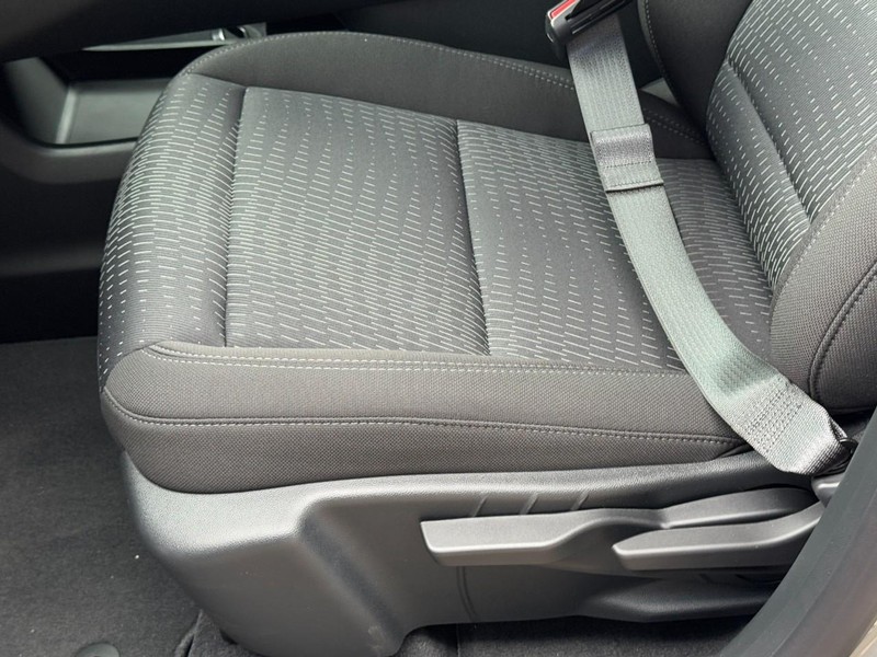 Chevrolet Equinox Vehicle Image 14