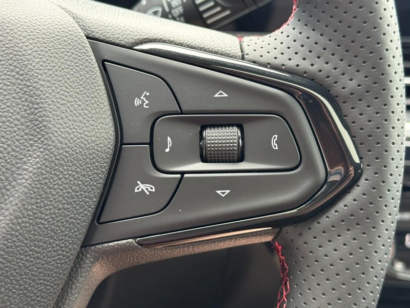 Chevrolet Trax Vehicle Image 11