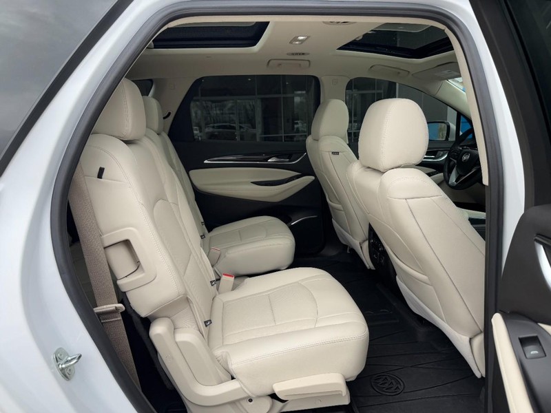 Buick Enclave Vehicle Image 10