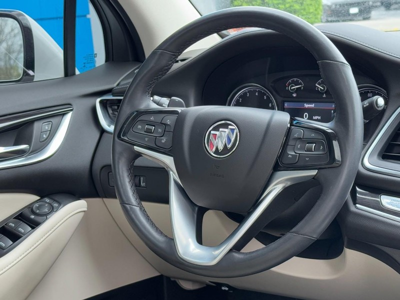 Buick Enclave Vehicle Image 13