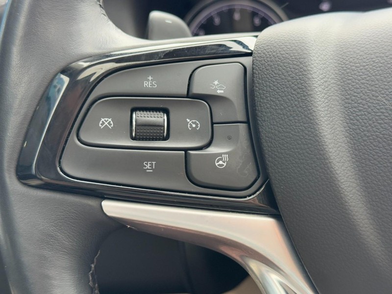 Buick Enclave Vehicle Image 17