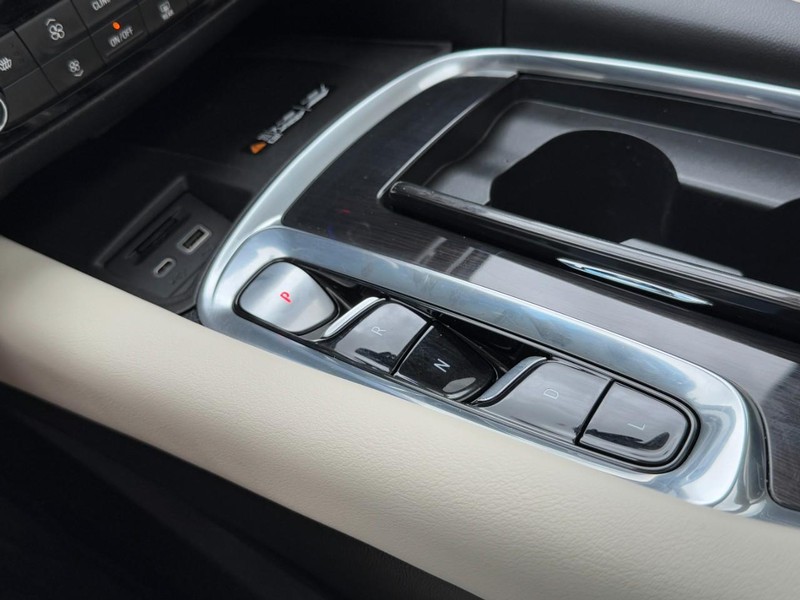 Buick Enclave Vehicle Image 20