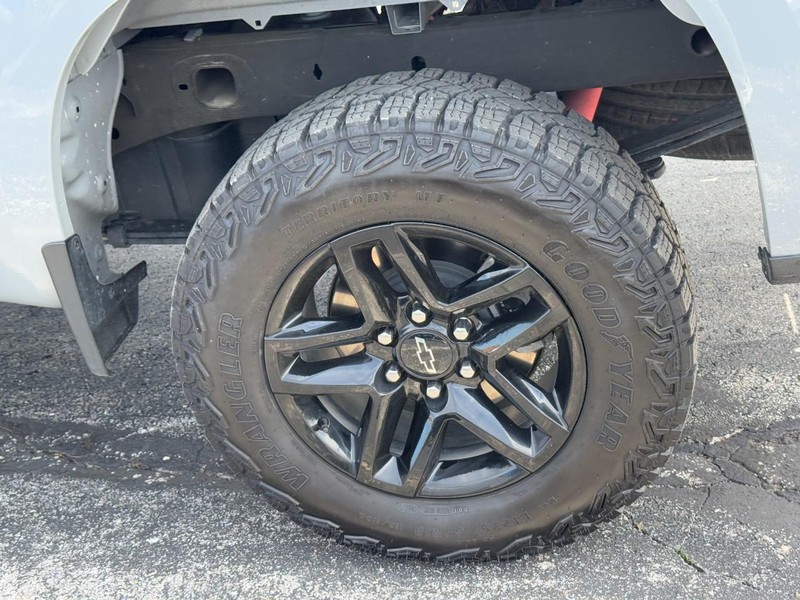 Chevrolet Silverado 1500 Vehicle Full-screen Gallery Image 07