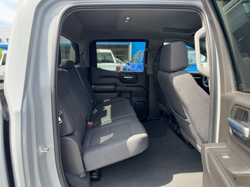 Chevrolet Silverado 1500 Vehicle Full-screen Gallery Image 10