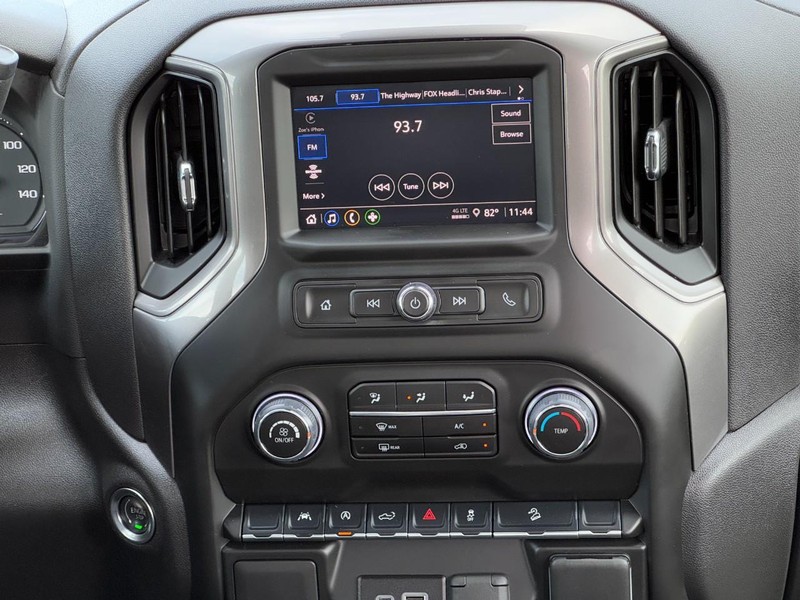 Chevrolet Silverado 1500 Vehicle Full-screen Gallery Image 13
