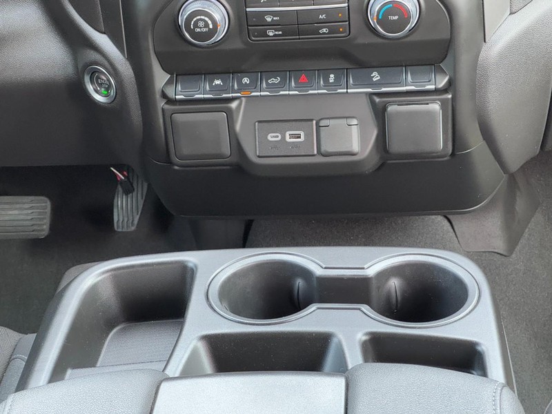 Chevrolet Silverado 1500 Vehicle Full-screen Gallery Image 14