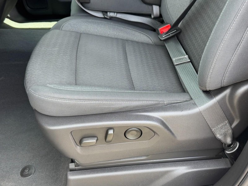 Chevrolet Silverado 1500 Vehicle Full-screen Gallery Image 21