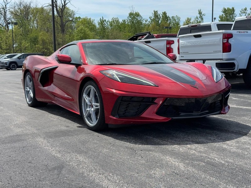 Chevrolet Corvette Vehicle Full-screen Gallery Image 02