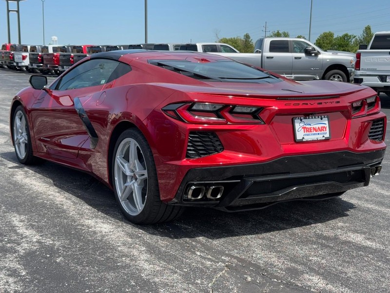 Chevrolet Corvette Vehicle Full-screen Gallery Image 07