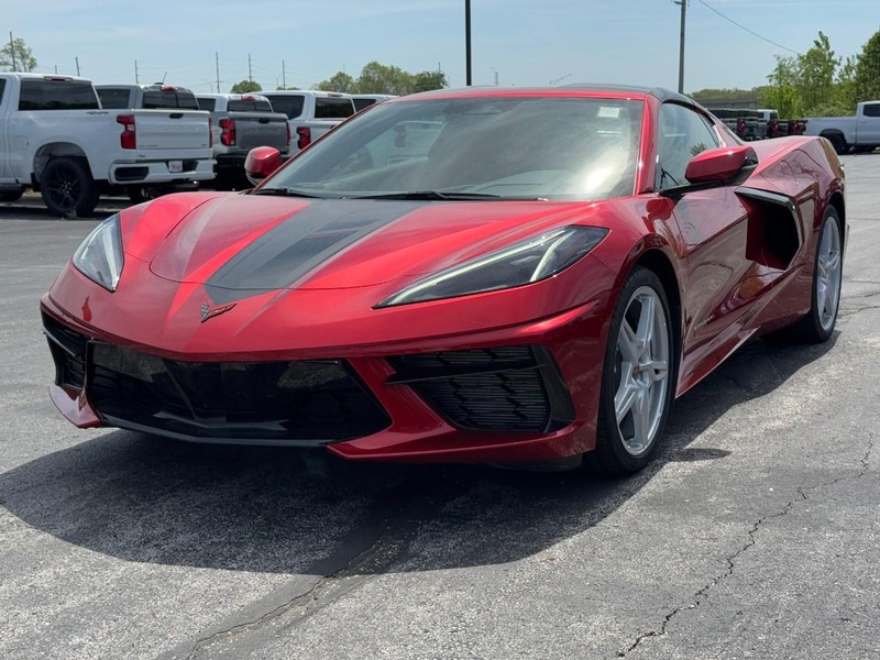 Chevrolet Corvette Vehicle Full-screen Gallery Image 09