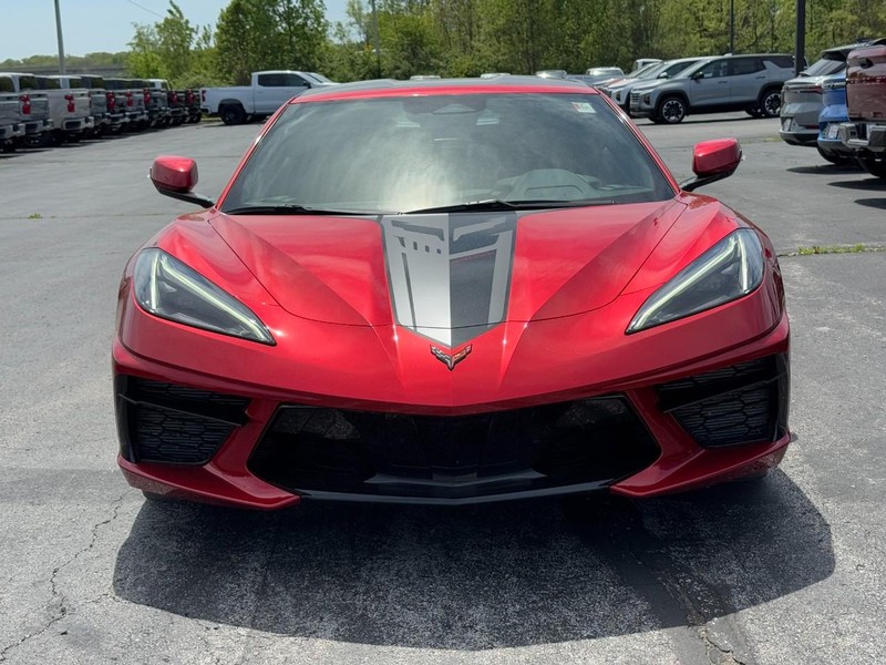 Chevrolet Corvette Vehicle Full-screen Gallery Image 10