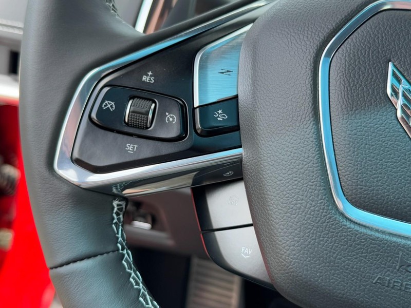 Chevrolet Corvette Vehicle Full-screen Gallery Image 17