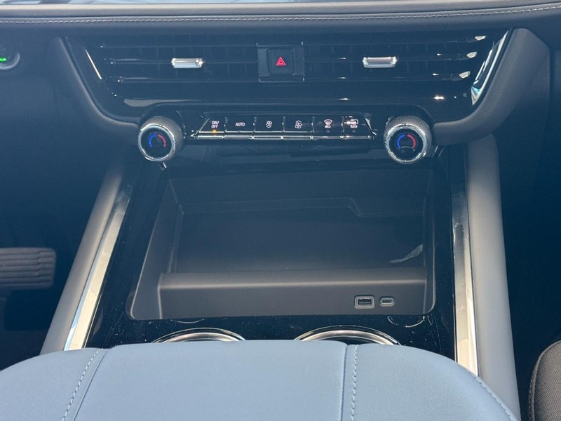 Chevrolet Tahoe Vehicle Image 10