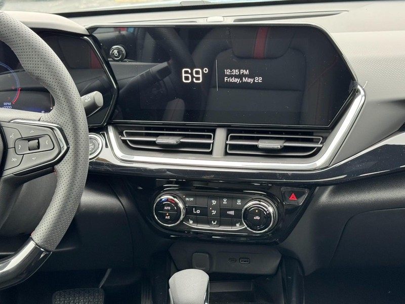 Chevrolet Trax Vehicle Image 08
