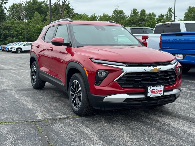 Chevrolet TrailBlazer Vehicle Image 02