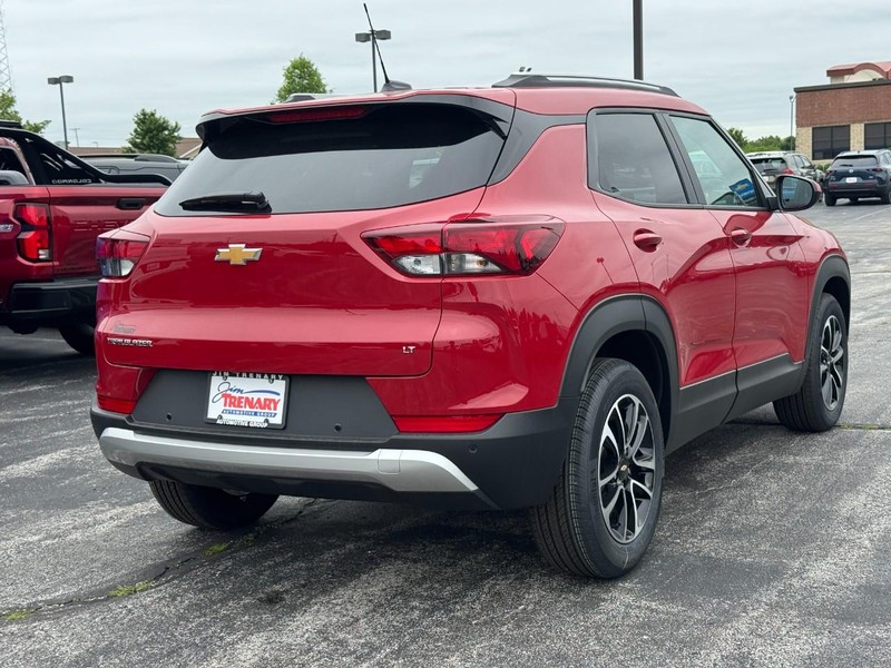 Chevrolet TrailBlazer Vehicle Image 03