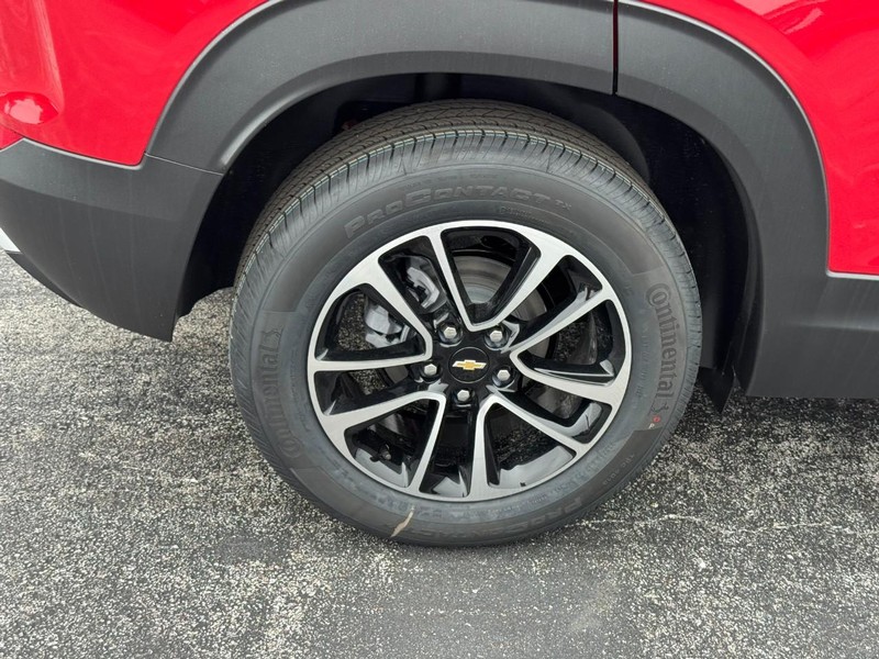 Chevrolet TrailBlazer Vehicle Image 04