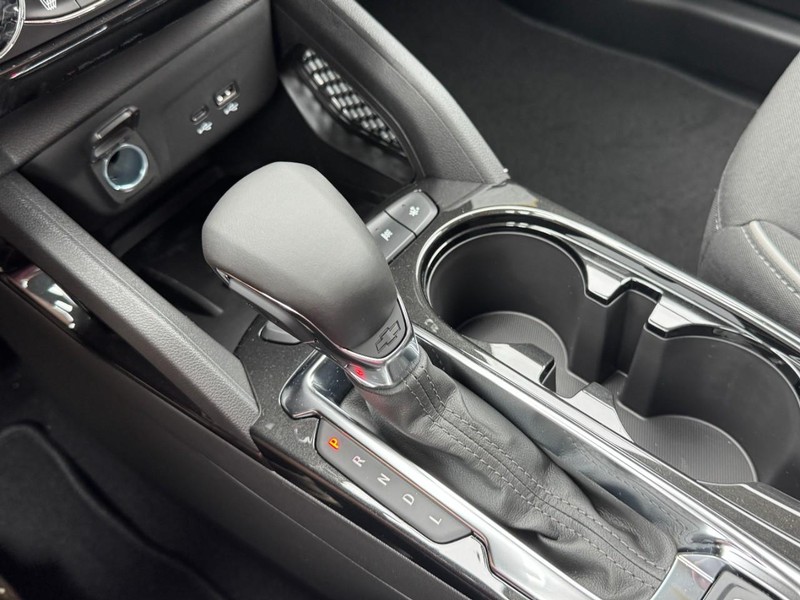 Chevrolet TrailBlazer Vehicle Image 12