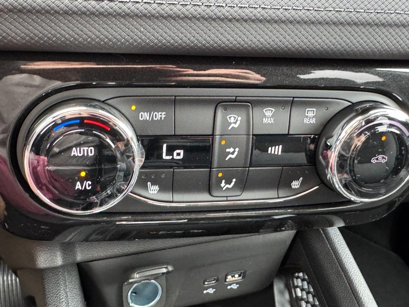 Chevrolet TrailBlazer Vehicle Image 13