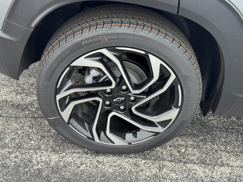 Chevrolet TrailBlazer Vehicle Image 04