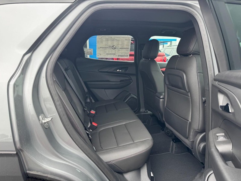 Chevrolet TrailBlazer Vehicle Image 05