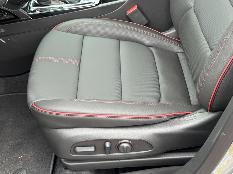 Chevrolet TrailBlazer Vehicle Image 15