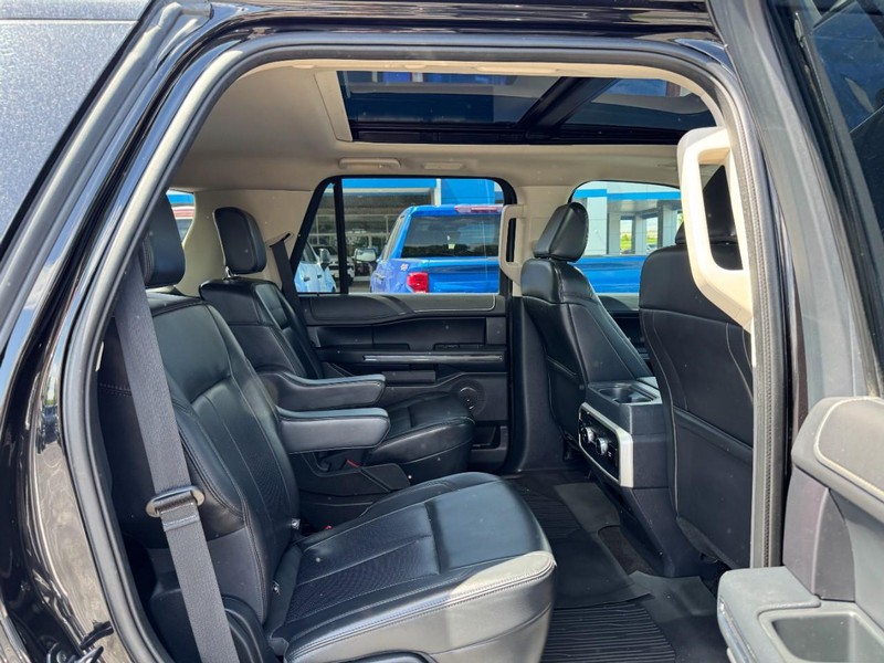 Ford Expedition Vehicle Image 10
