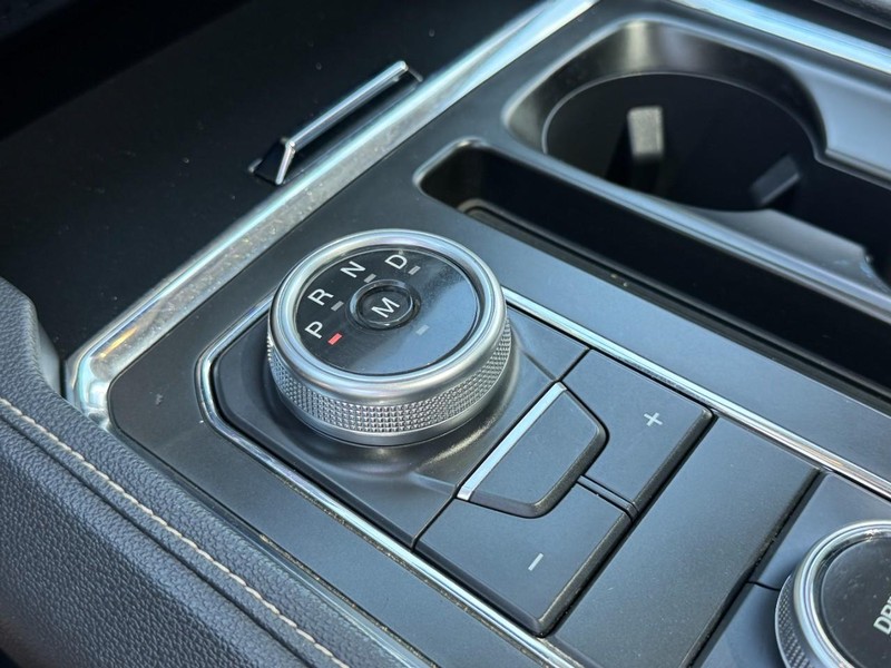 Ford Expedition Vehicle Image 21