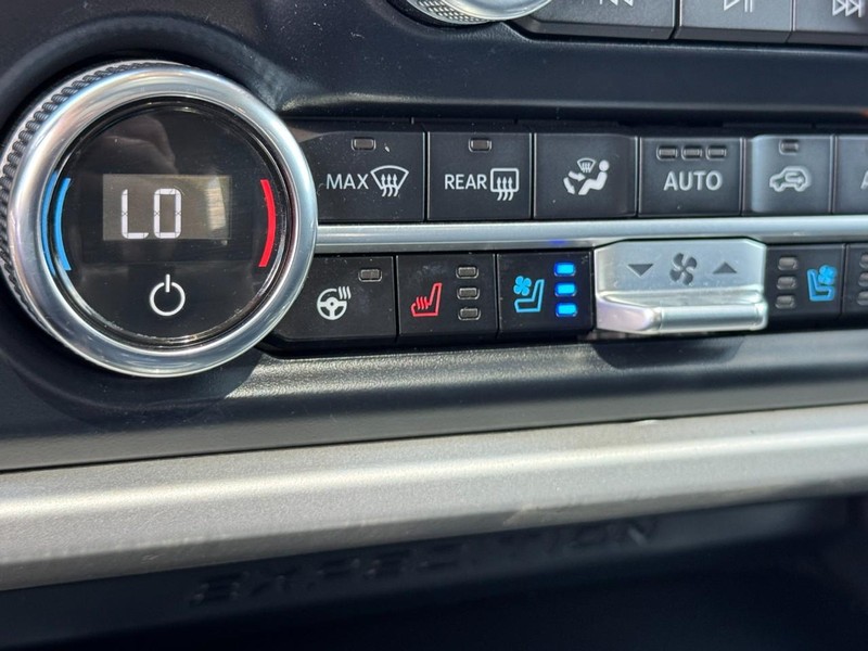 Ford Expedition Vehicle Image 22