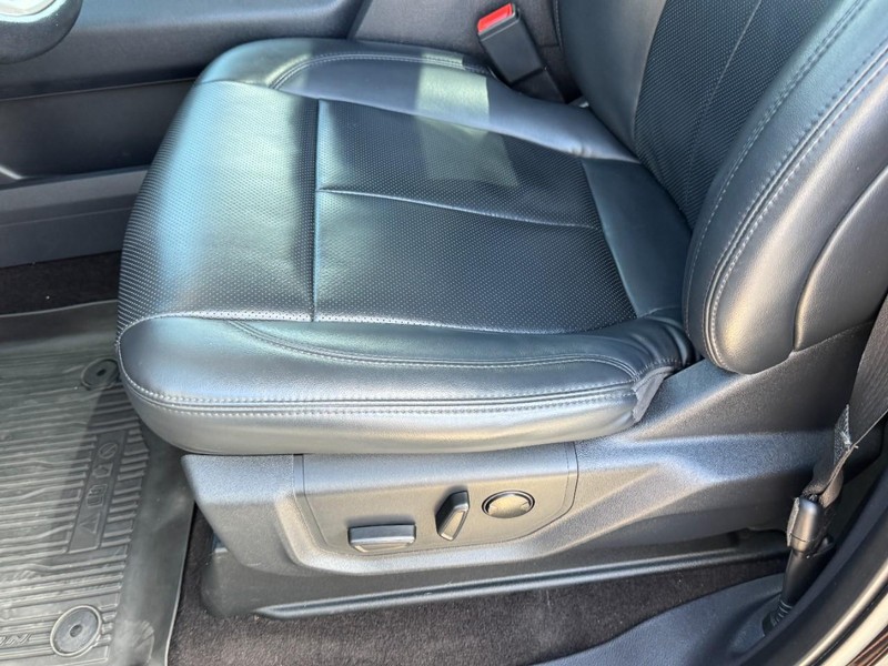 Ford Expedition Vehicle Image 26