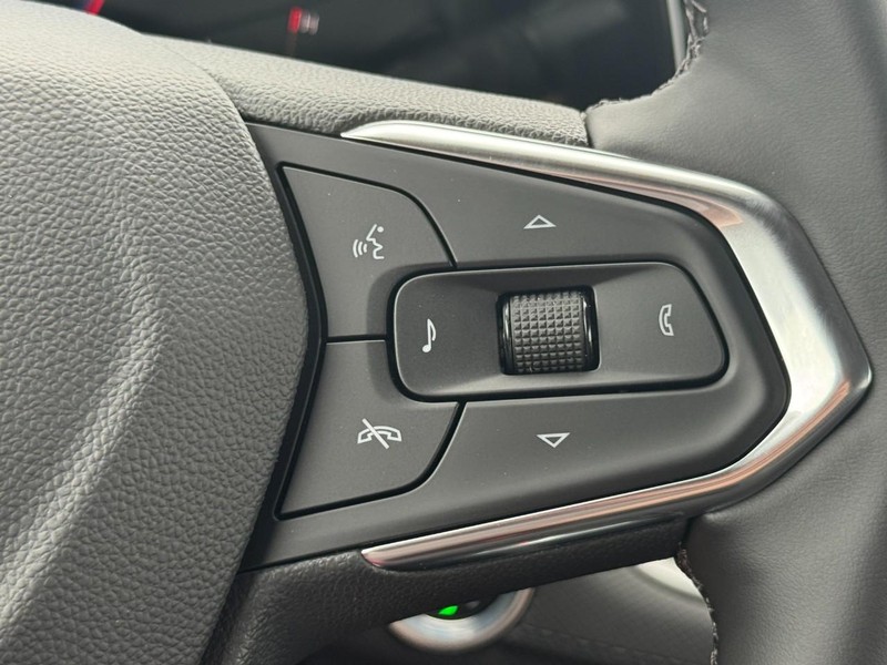 Chevrolet TrailBlazer Vehicle Image 11