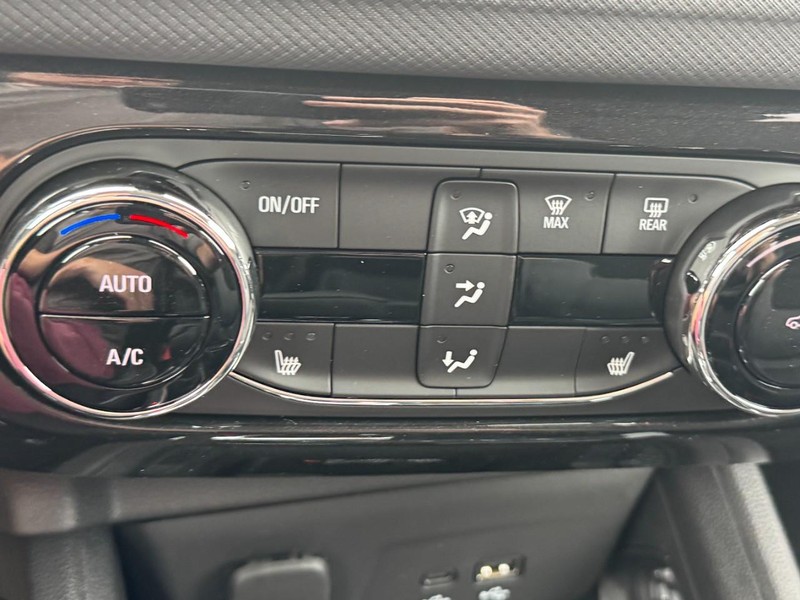 Chevrolet TrailBlazer Vehicle Image 13