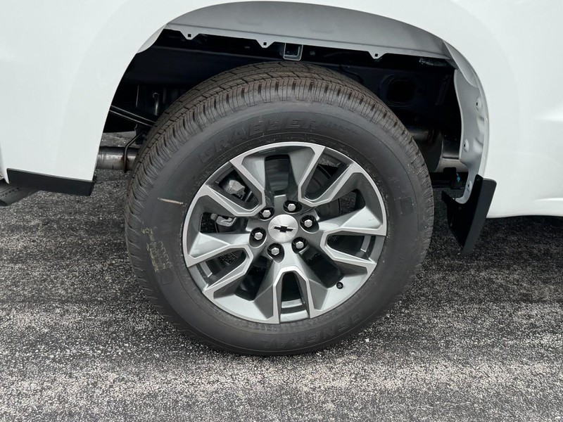 Chevrolet Silverado 1500 Vehicle Image 04