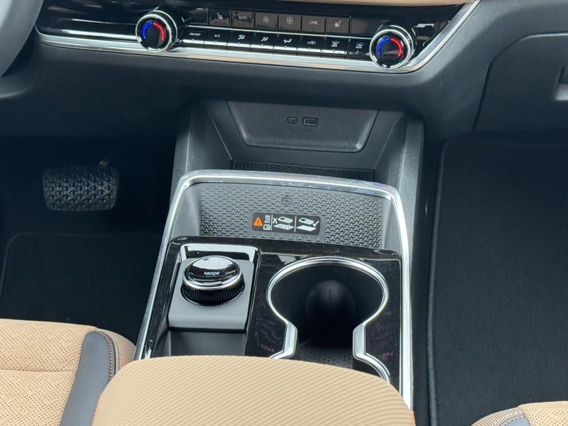 Chevrolet Equinox Vehicle Image 09