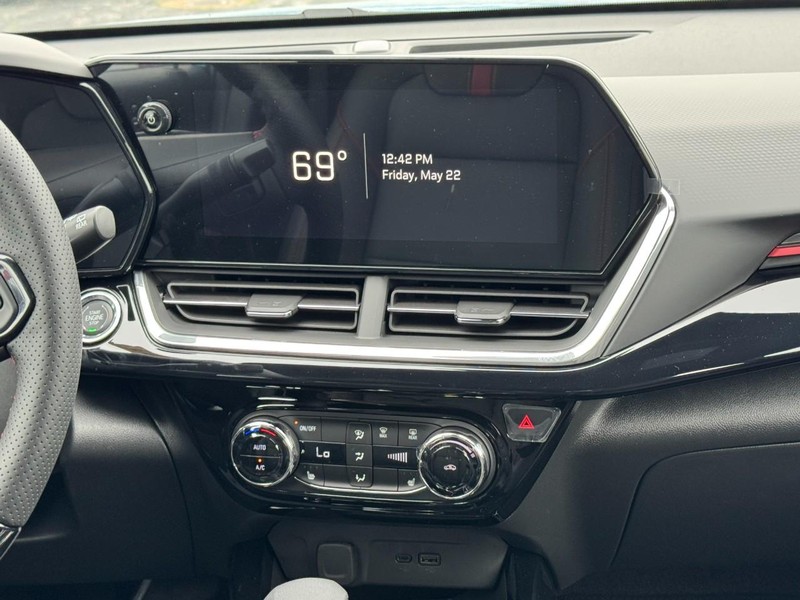Chevrolet Trax Vehicle Image 08