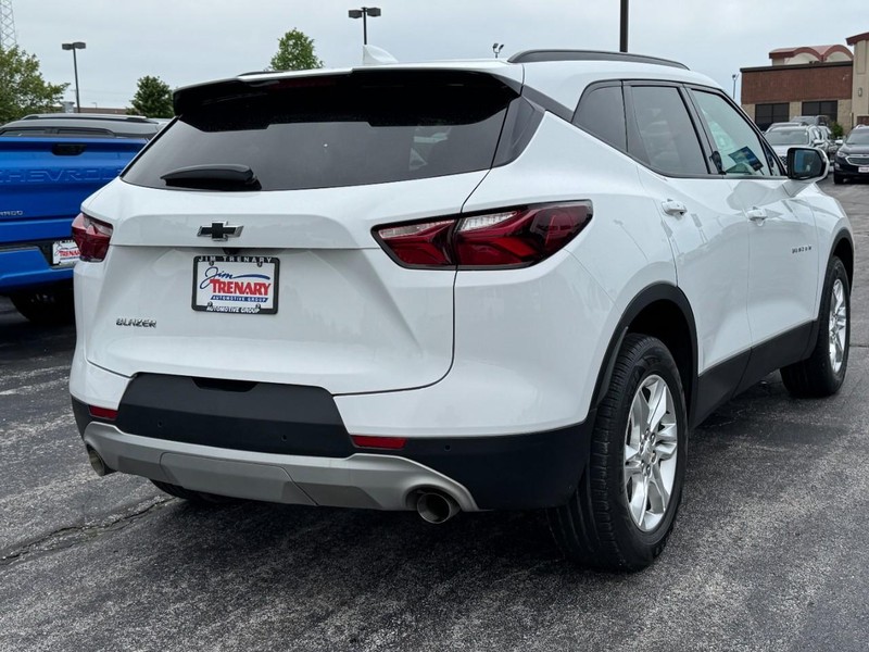 Chevrolet Blazer Vehicle Full-screen Gallery Image 03