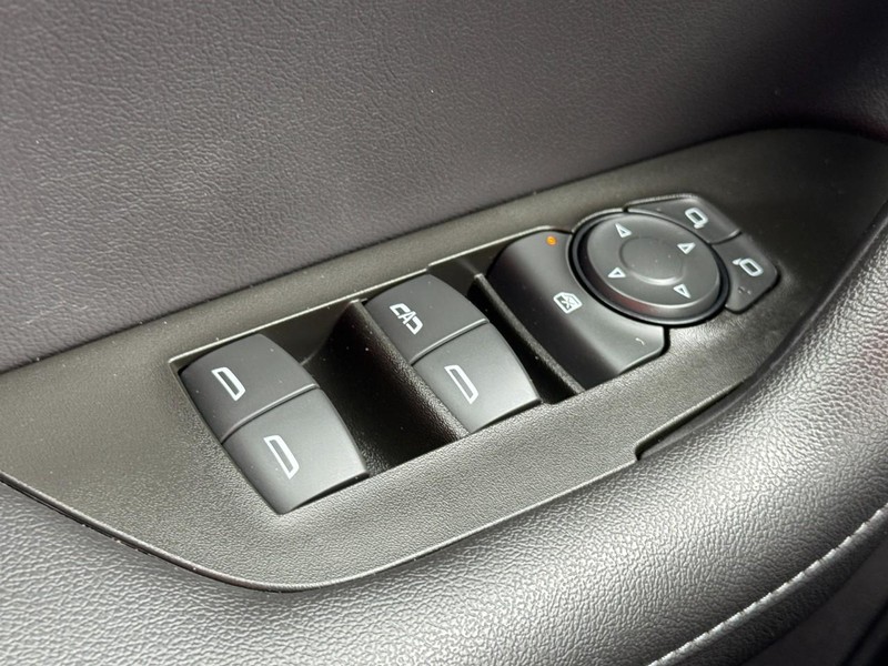 Chevrolet Blazer Vehicle Full-screen Gallery Image 22